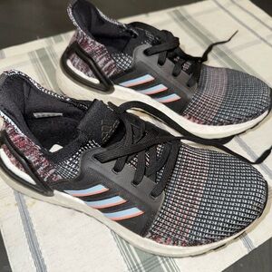Ultra boost kids size 4/ women 6 - can be gender neutral. Worn few time! EUC